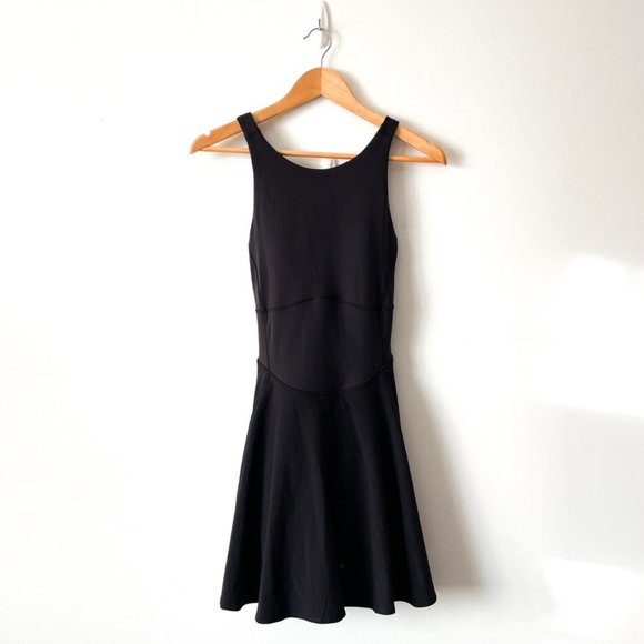 SOLD Lululemon Court Crush Dress in Black Size 8 - Picture 5 of 11